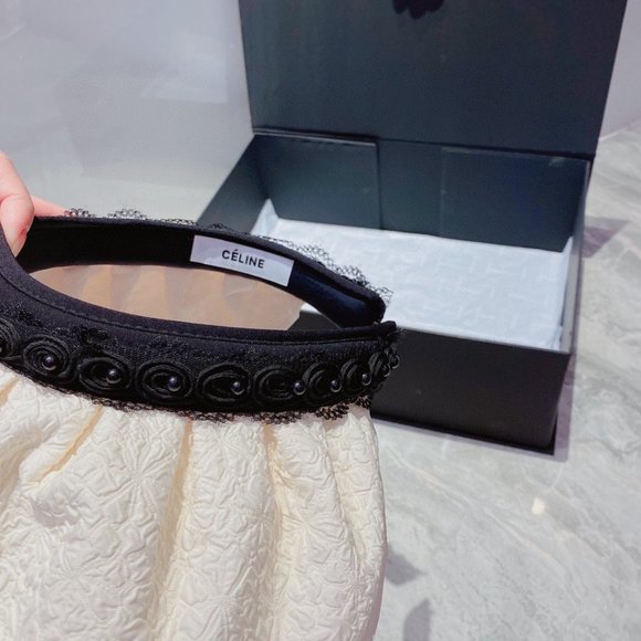 Celine hat